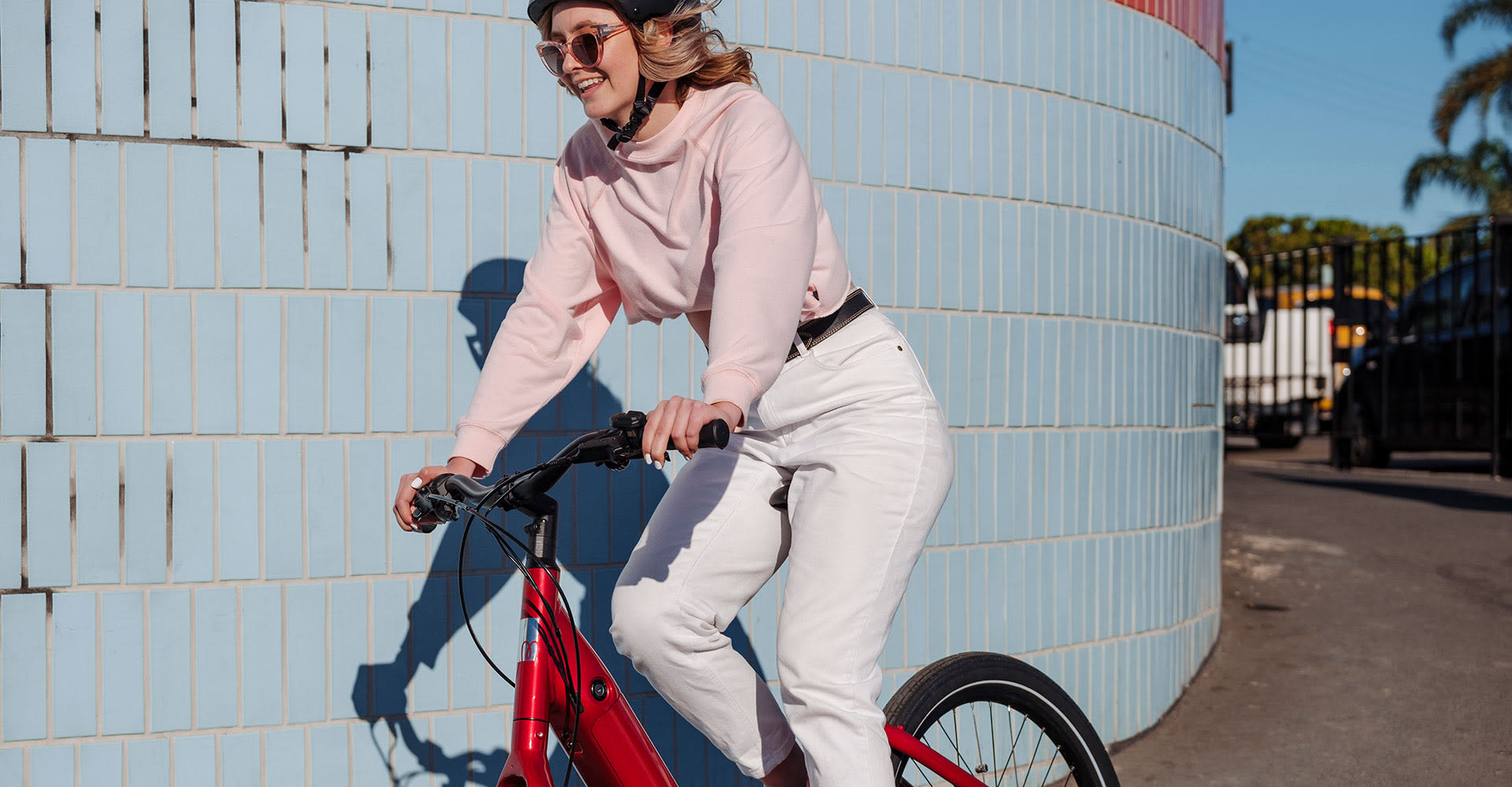 Female rider on a Momentum Vida E+ e-bike
