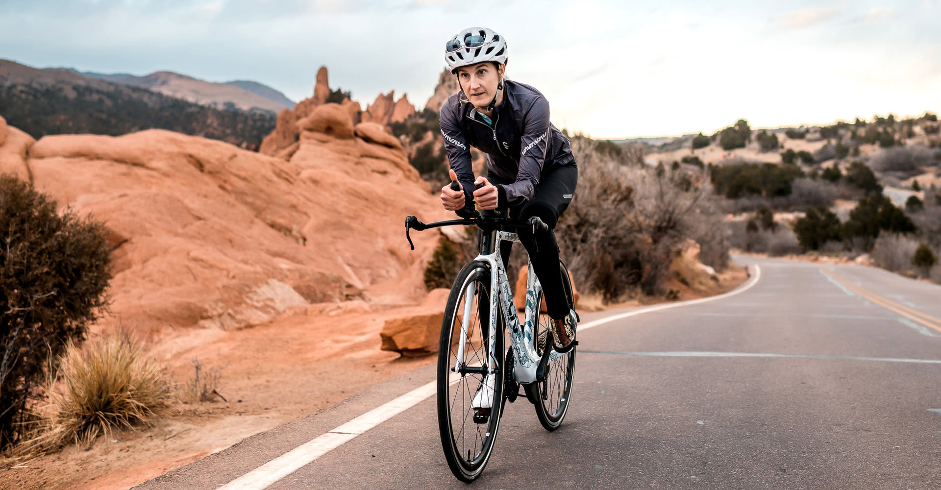 Allysa Seely riding the Avow triathlon bike
