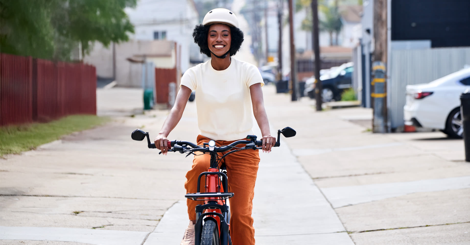 The Momentum Vida E+ EX is a step-through commuter ebike with throttle, cruise control and 60Nm of torque – built for effortless rides. Fuel your freedom