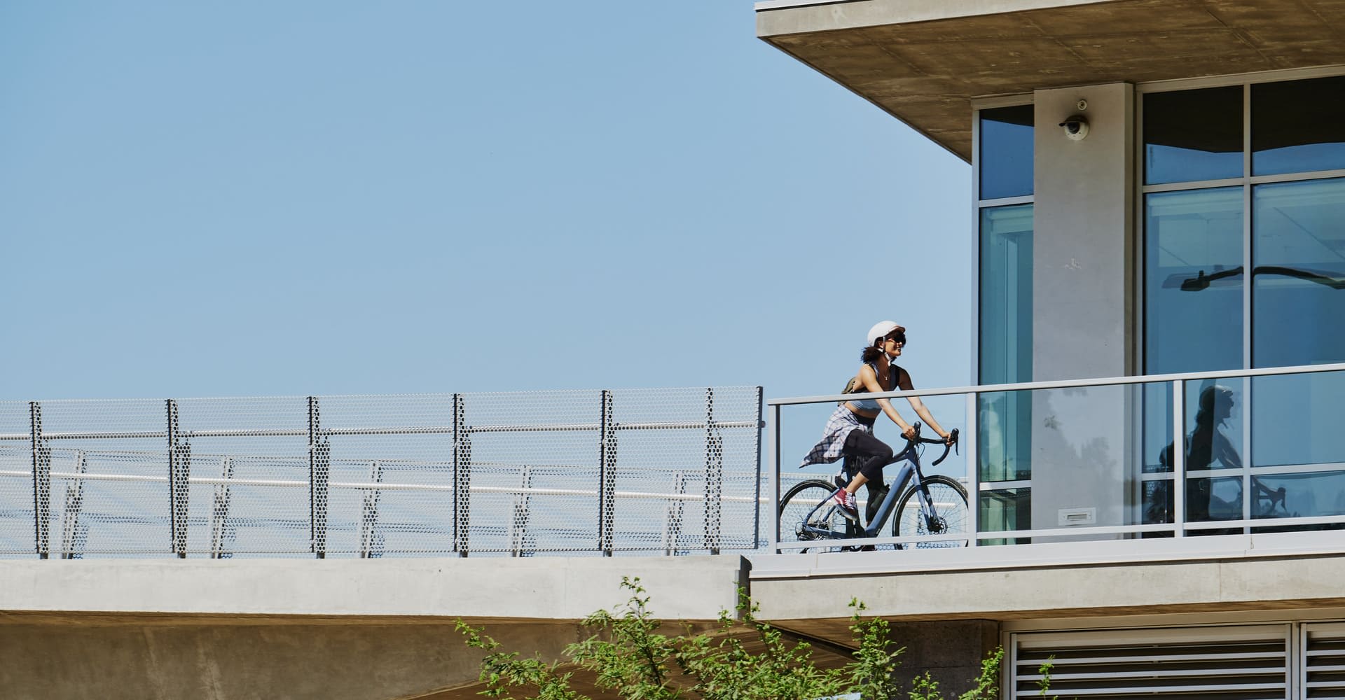 go a better way to commute with Momentum electric bikes
