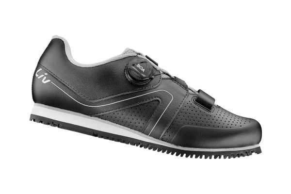 Fama Shoe