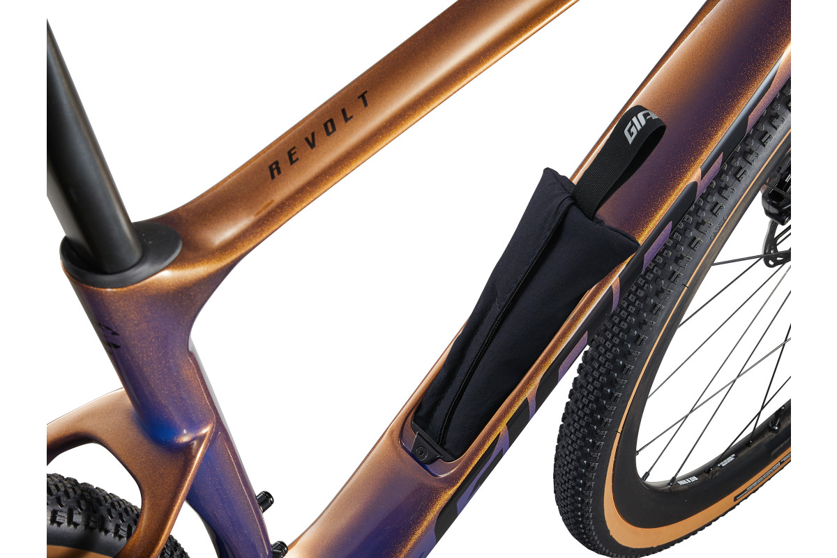 Giant Revolt Advanced Pro 1 internal down-tube storage detail