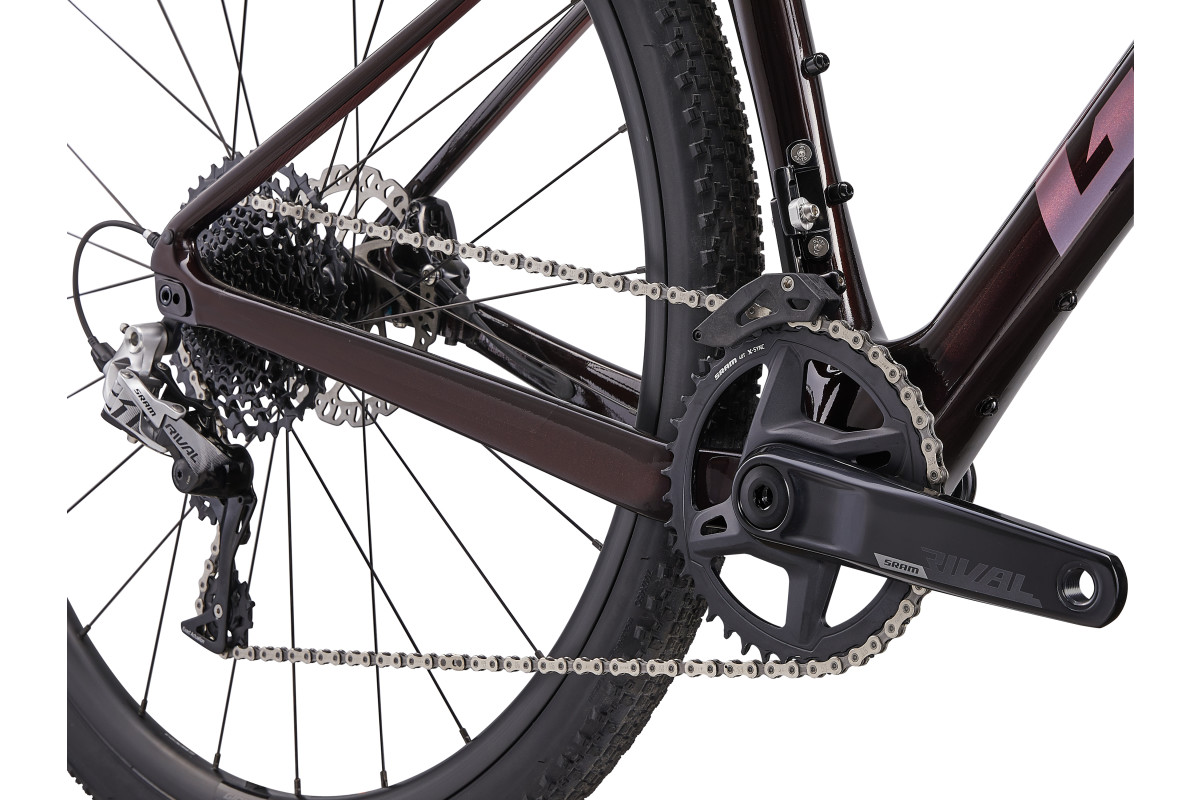 Giant Revolt Advanced 1 2023 drivetrain detail