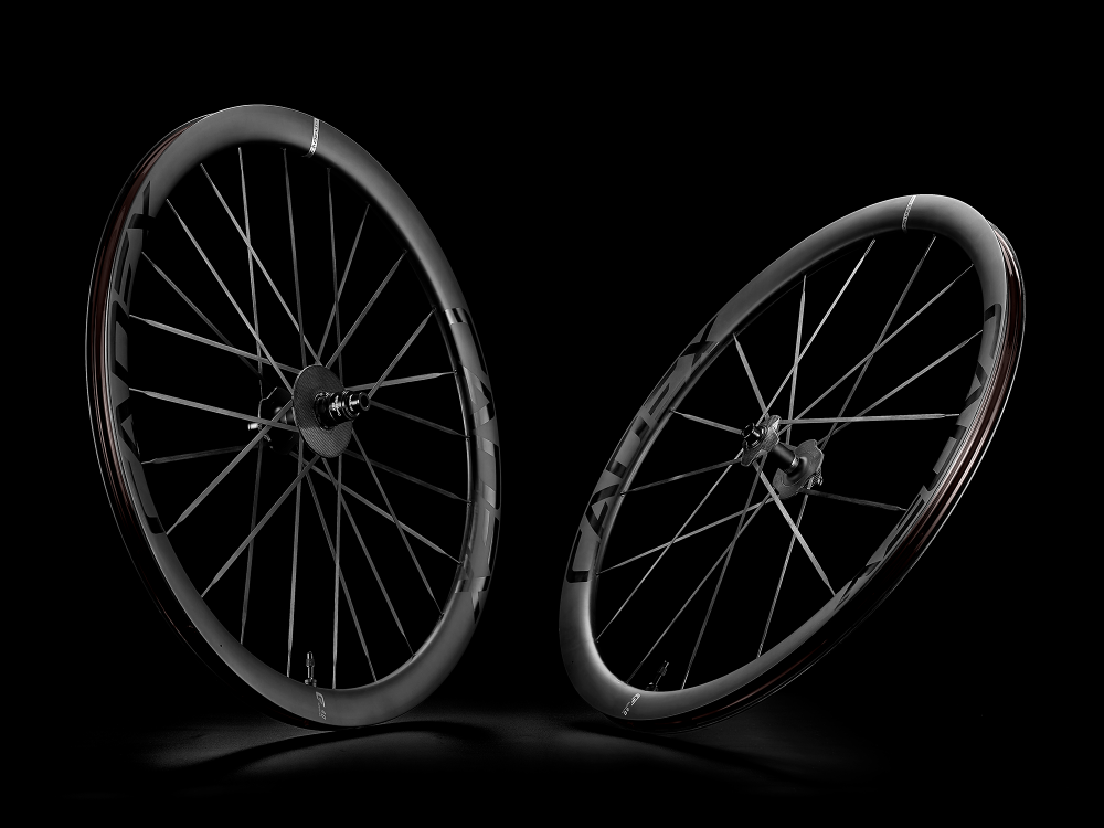 CADEX Max 40 Disc Tubeless with interactive tooltips