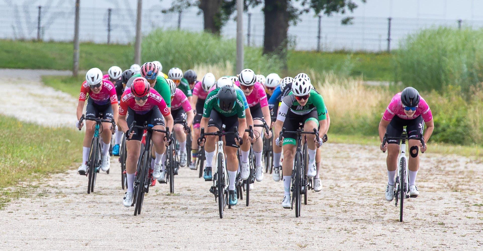 Het peloton in Almelo