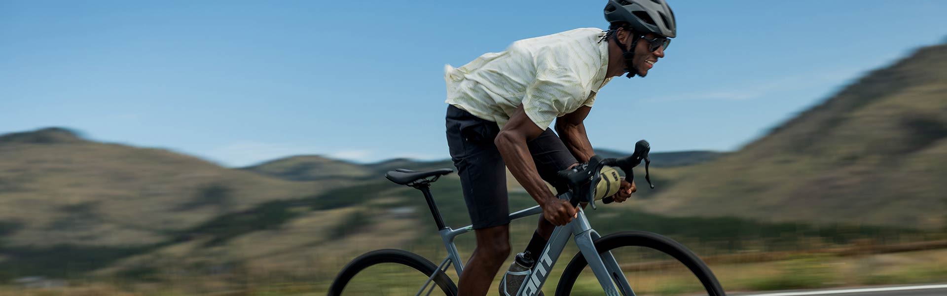 biker sprinting out of saddle