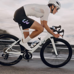 EnviLivAdvancedSL0withnewLivPursuitHelmetplusLivFormaJersey_1of4