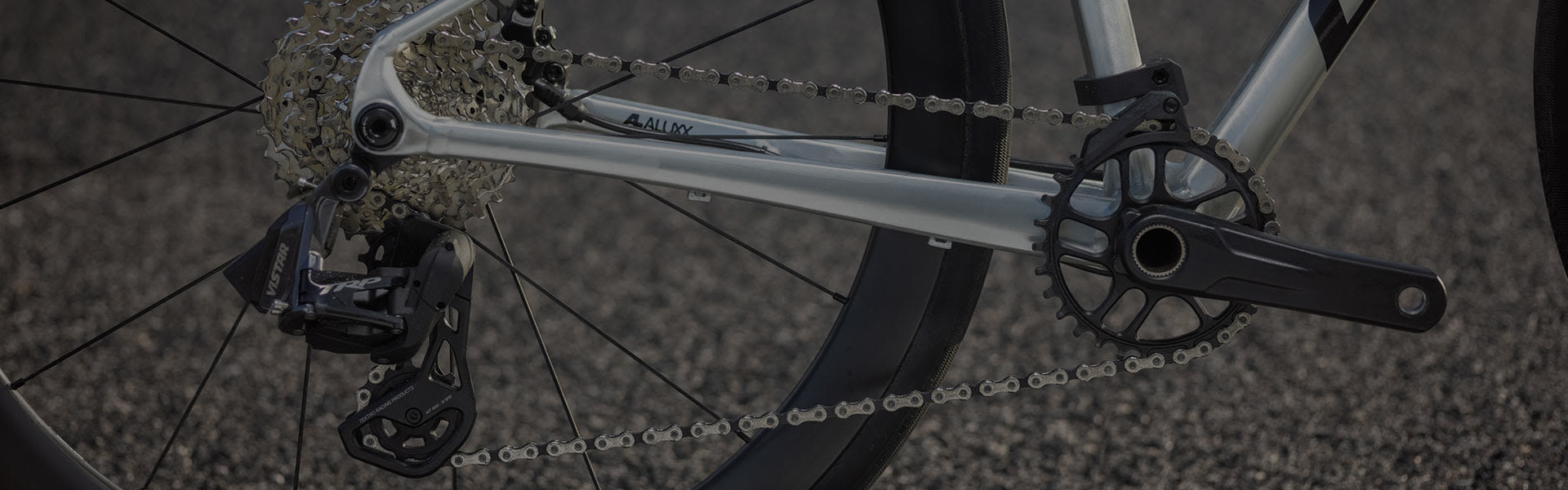 detail of drivetrain on seek cycling bike