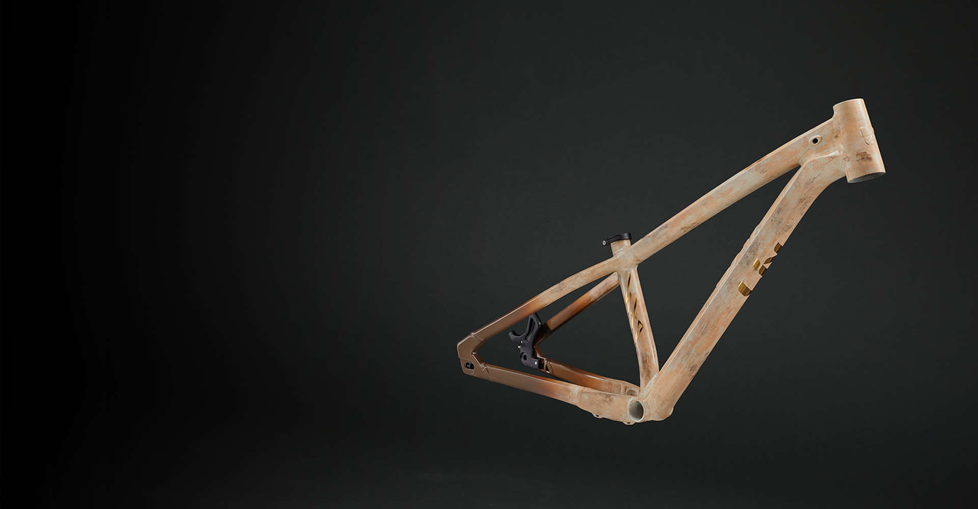 stp 26 frameset on black background