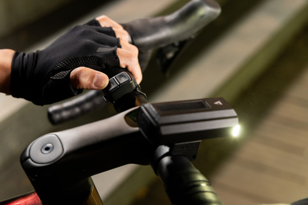 Recon HL1200 Front Bike Light | Giant Bicycles Canada | Giant