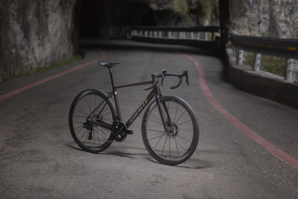 The Total Race Bike | Giant TCR Advanced SL 0 | Giant