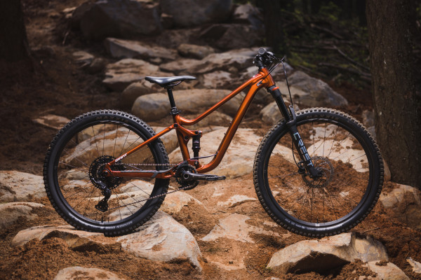 Faith (2025) | Trail bike | Giant Bicycles Japan 日本
