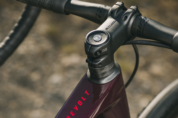 Giant revolt accessories 2025