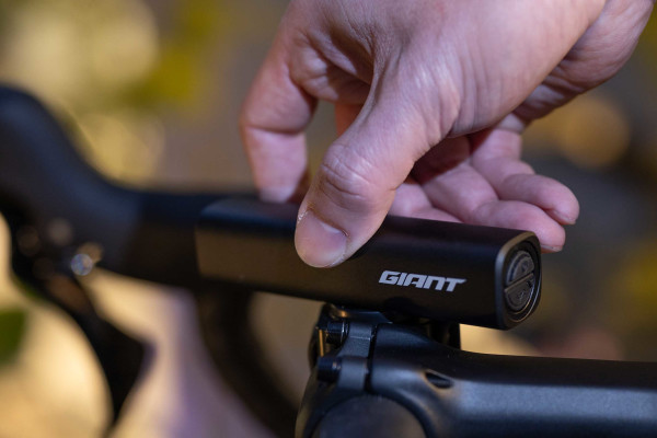 Numen HL800 | Giant Bicycles Australia
