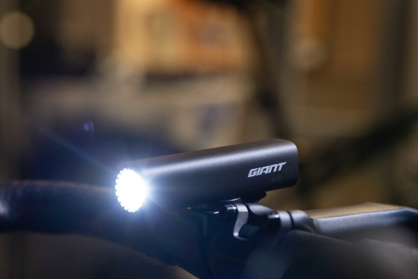 Numen HL800 | Giant Bicycles Australia