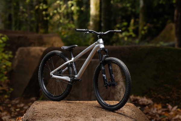 STP 26 (2026) | Dirt Jumper bike | Giant Bicycles Estonia