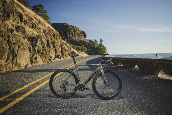 Giant Propel Advanced 1 2024 | BikeExchange