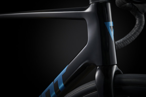 TCR Advanced 2 KOM (2025) | Race bike | Giant Bicycles Japan