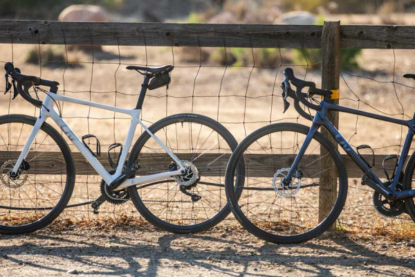 Langma Advanced Disc 2 (2022) | Women Race bike | Liv