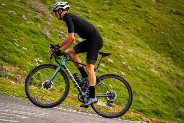 Defy Advanced SL (2024) | Giant Bicycles Japan 日本