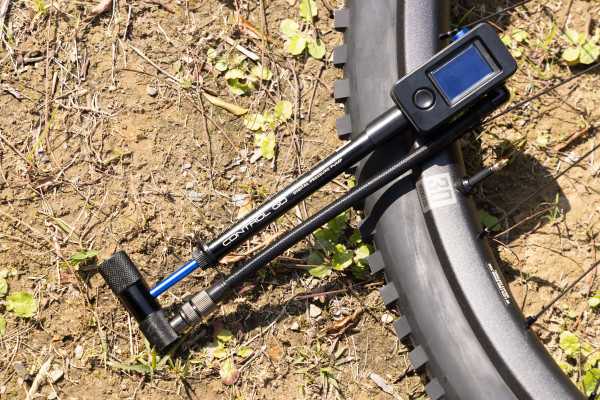 Control Go Digital Shock Pump | Giant Bicycles Japan 日本