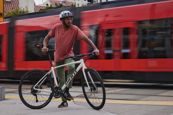 Escape Disc 1 2024 City Hybrid bike Giant Bicycles Canada