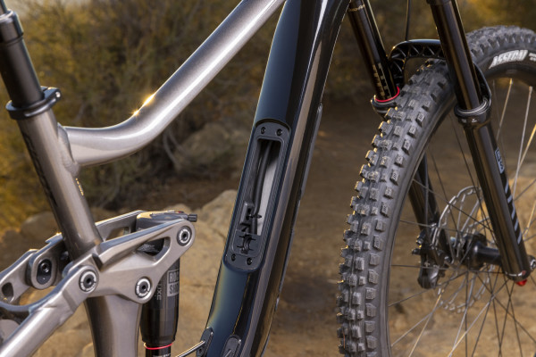 Reign 2 2023 Enduro bike Giant Bicycles US