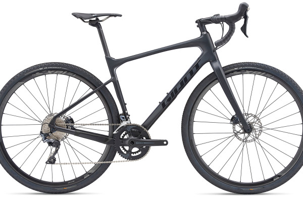The 2019 Revolt Advanced 0 includes the Giant CXR1 composite WheelSystem and 40c CrossCut Gravel 1 tires, which are set up tubeless right out of the box for improved rolling efficiency and a reduced risk of flats. Availability varies by country.  
