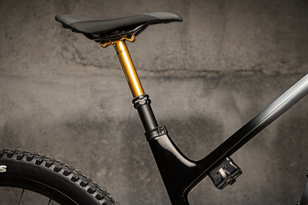 All Intrigue Advanced Pro 29 models come with components ready to meet the demands of technical trails, like a dropper seatpost, 1x drivetrain, and 35mm diameter handlebars and stem. 