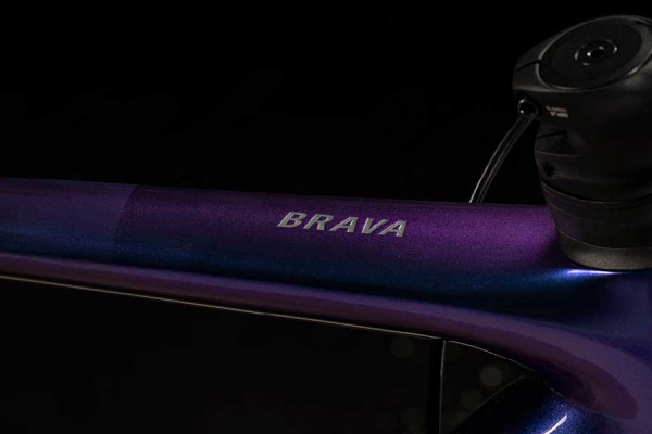 Brava Advanced Pro 2 in Chameleon Nova changes from blue to purple. Availability varies by country.