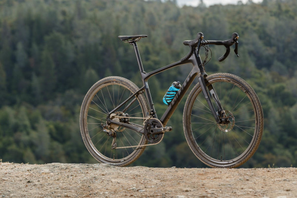 The Revolt Advanced 0 was developed and tested with Giant pro racers to deliver versatility, compliance and long-distance efficiency on rugged roads and dirt. Jake Orness photo