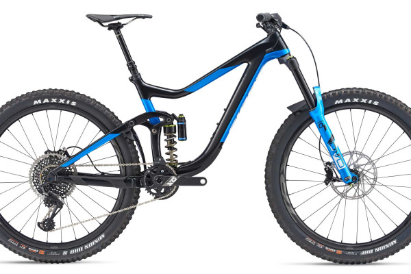 The 2019 Reign Advanced 0 in Carbon/Metallic Blue. Availability varies by country. 