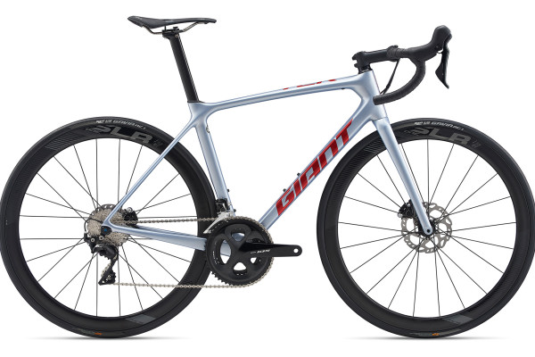 The 2020 TCR Advanced Pro 3 Disc in Glacier Silver features a lightweight Advanced-Grade composite frameset and Giant SLR-1 Composite WheelSystem. Availability varies by country.