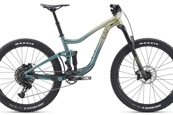 Intrigue ALUXX 3 in teal/ gold. Availability varies by country. 
