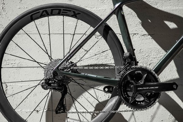 Langma Advanced SL Disc DA, in Arctic Light. Availability varies by country.
