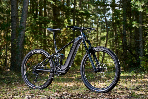 The Reign E+ 2 model features a Fox Float X2 Performance Elite rear shock, RockShox ZEB Select 170mm fork, and a SRAM drivetrain. Availability varies by market. 