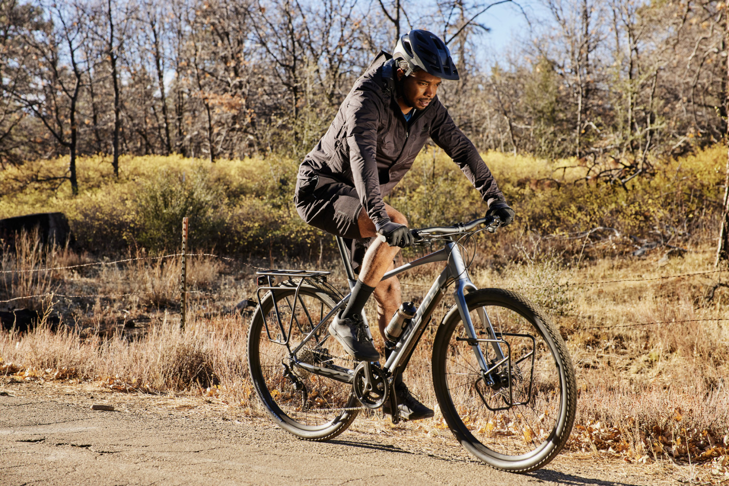 https://images2.giant-bicycles.com/b_white,c_fill,h_1000,q_90/orsfpbxnivcgva3qr9y2/MY22_ToughRoad_SLR_1_Action_06.jpg