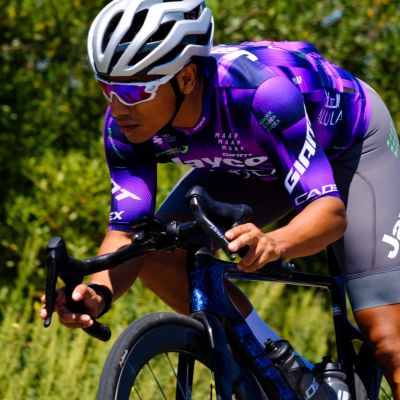 Team Jayco AlUla Replica Kit Giveaway | Giant Bicycles US