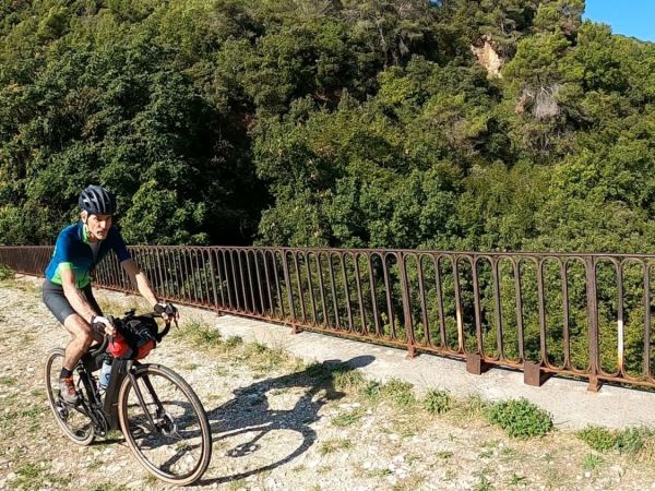 Le nouveau Revolt E+ testé par Bike Café