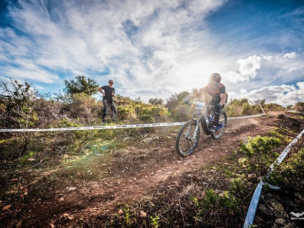 Nicolas Quéré brille sur l’île de Beauté sur son VTT électrique Giant Trance X E+ 1 !