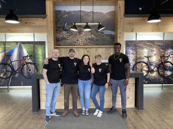 Giant West Island opens in Pointe-Claire,QC