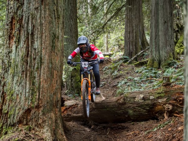 Geza Rodgers takes second place at the first Canadian Enduro!