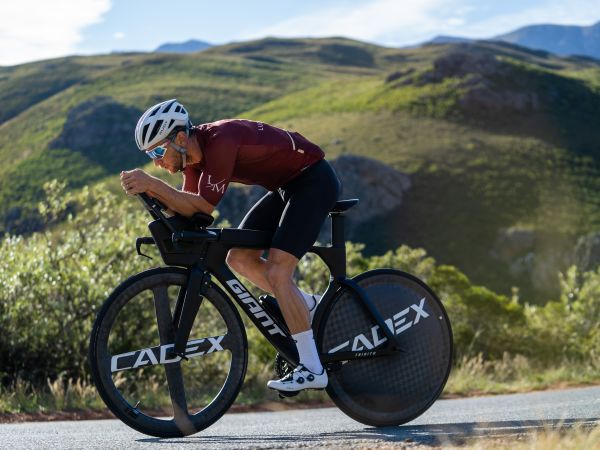 Bradley Weiss Signs for Giant Bicycles
