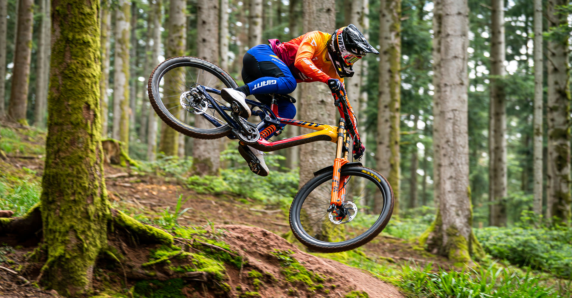 Glory Advanced Downhill Racing Bike | Giant Bicycles Official site