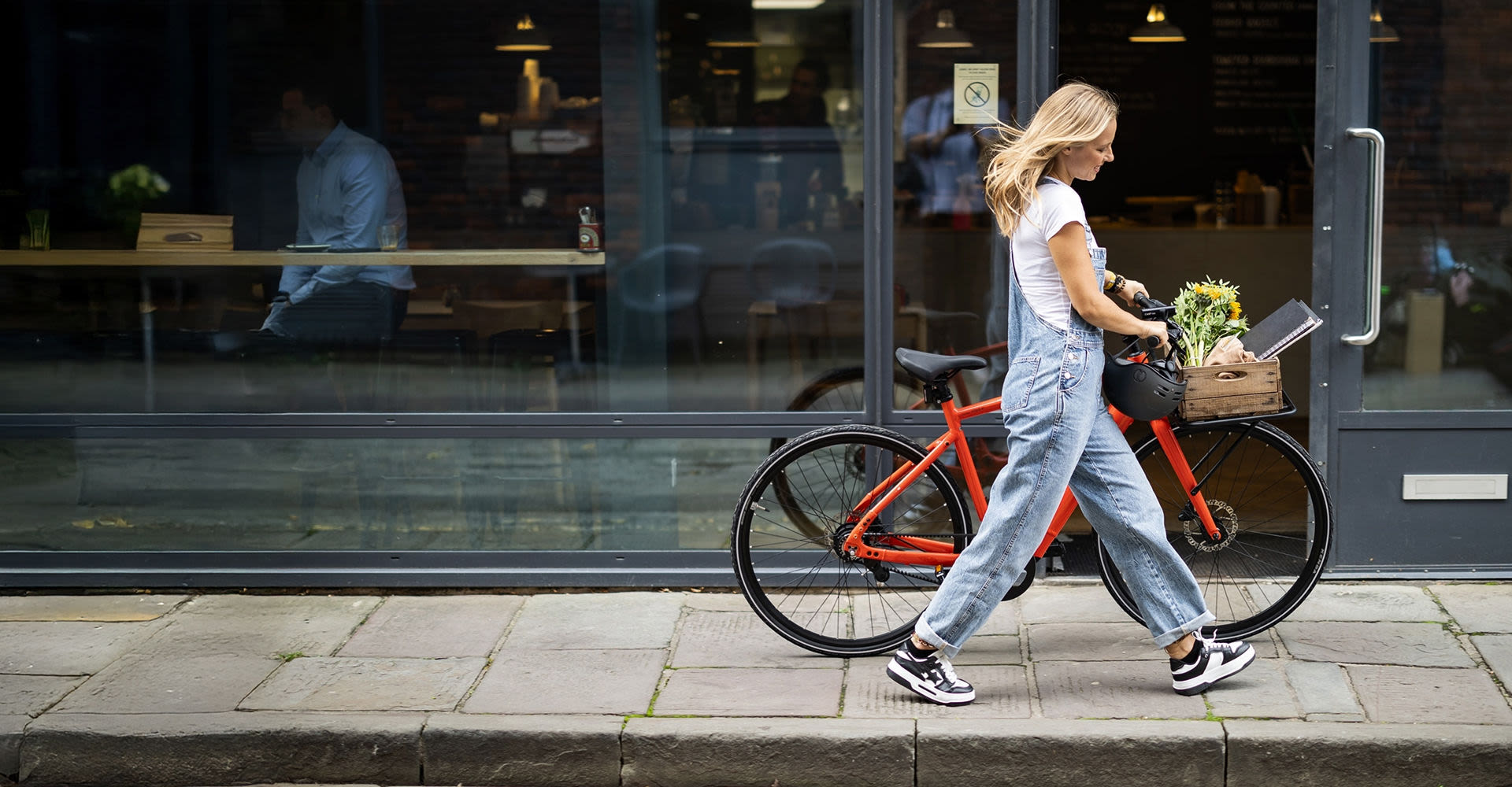 MOMENTUMのバイク（自転車） サイクリング入門者用のMomentum iNeed Z-3Air が入庫