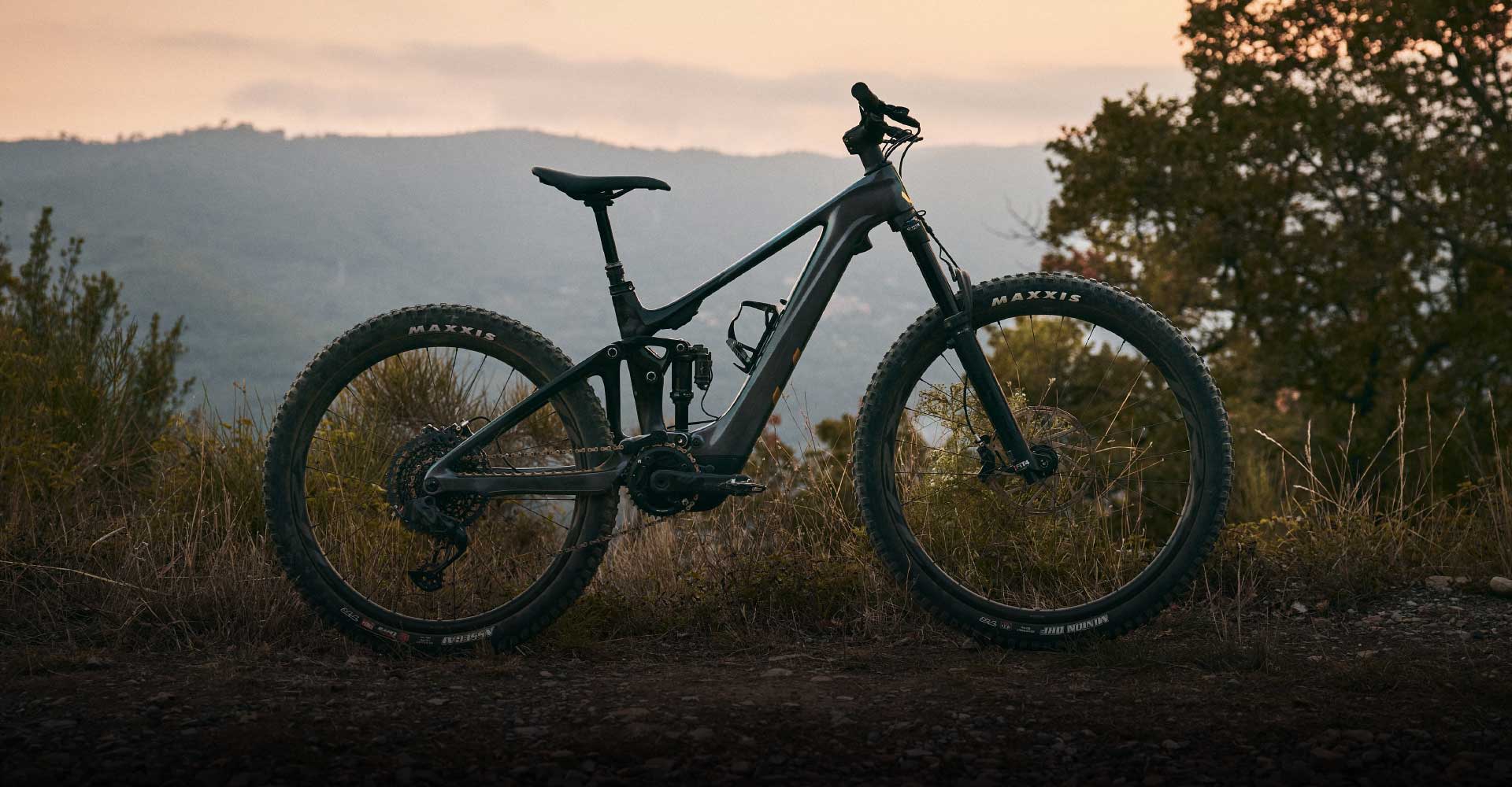 La bicicleta eléctrica de tres ruedas que acumula más energía para viajar  por la montaña