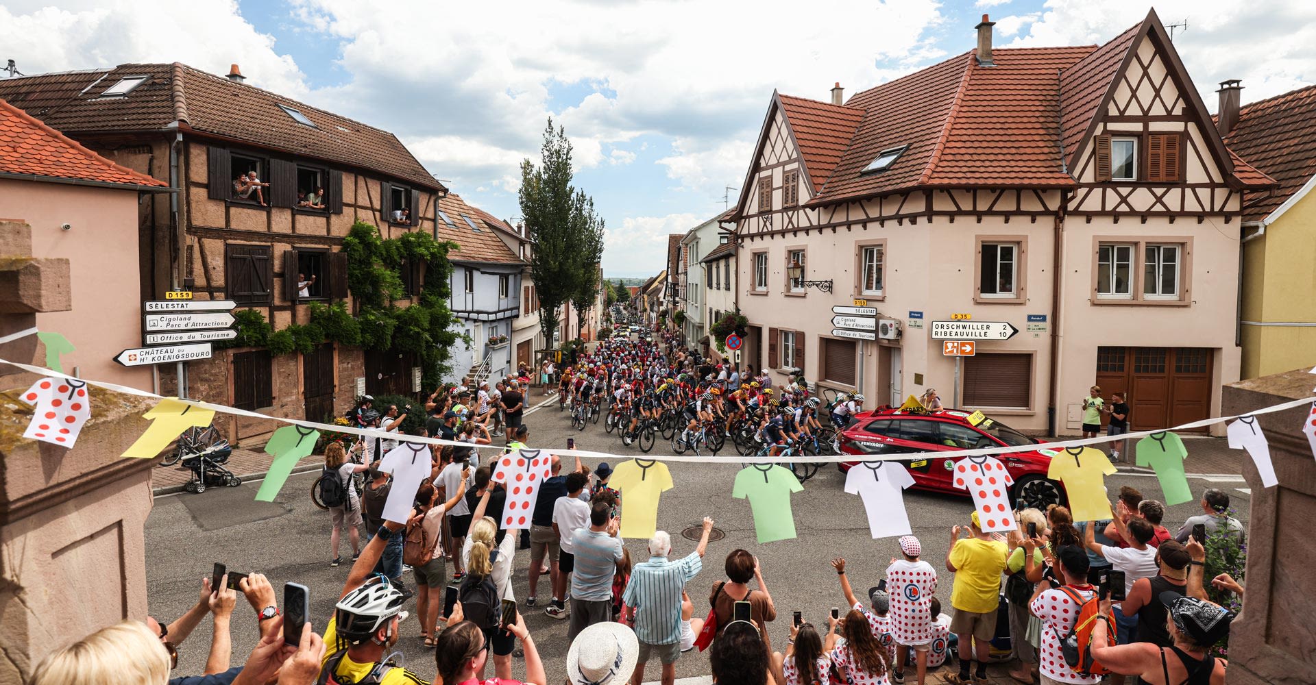 What do the jerseys mean in the tour de France?