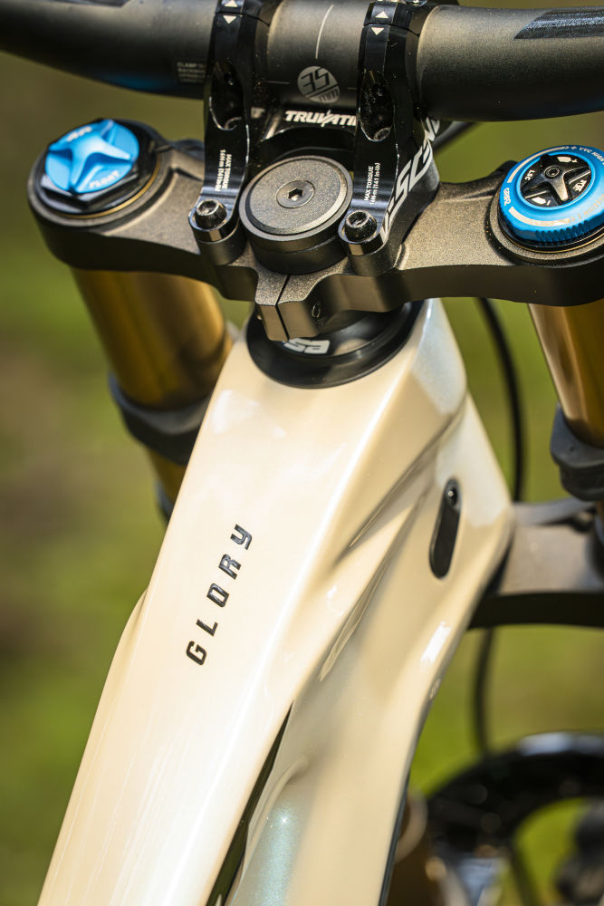 Giant glory outlet mountain bike