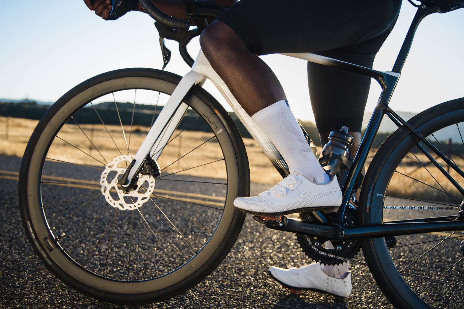 High Performance Endurance Road Bike Giant Defy Advanced Pro 1