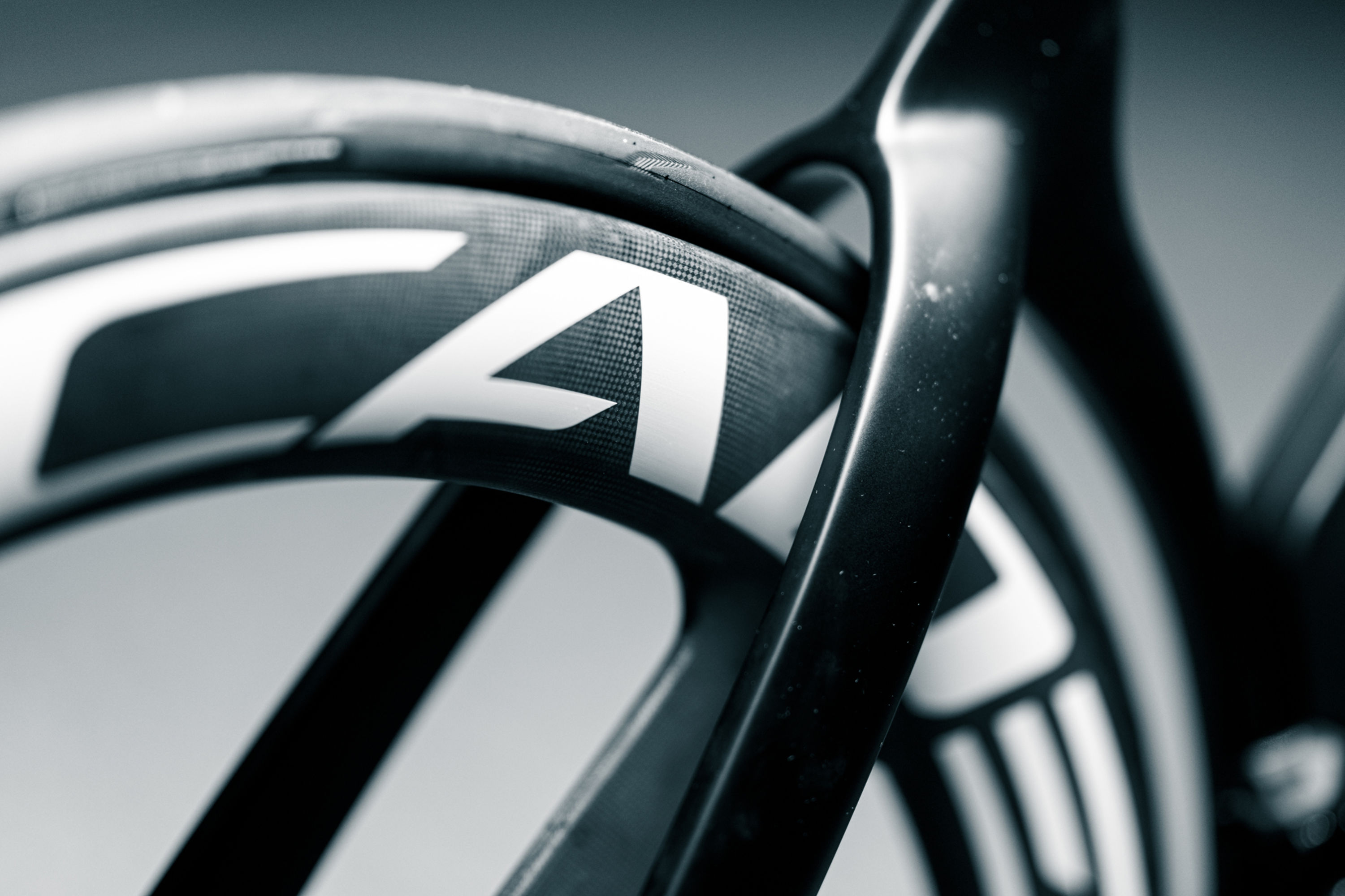 バトンホイールとETAP搭載！圧倒的な空力性能を誇る世界最高峰の